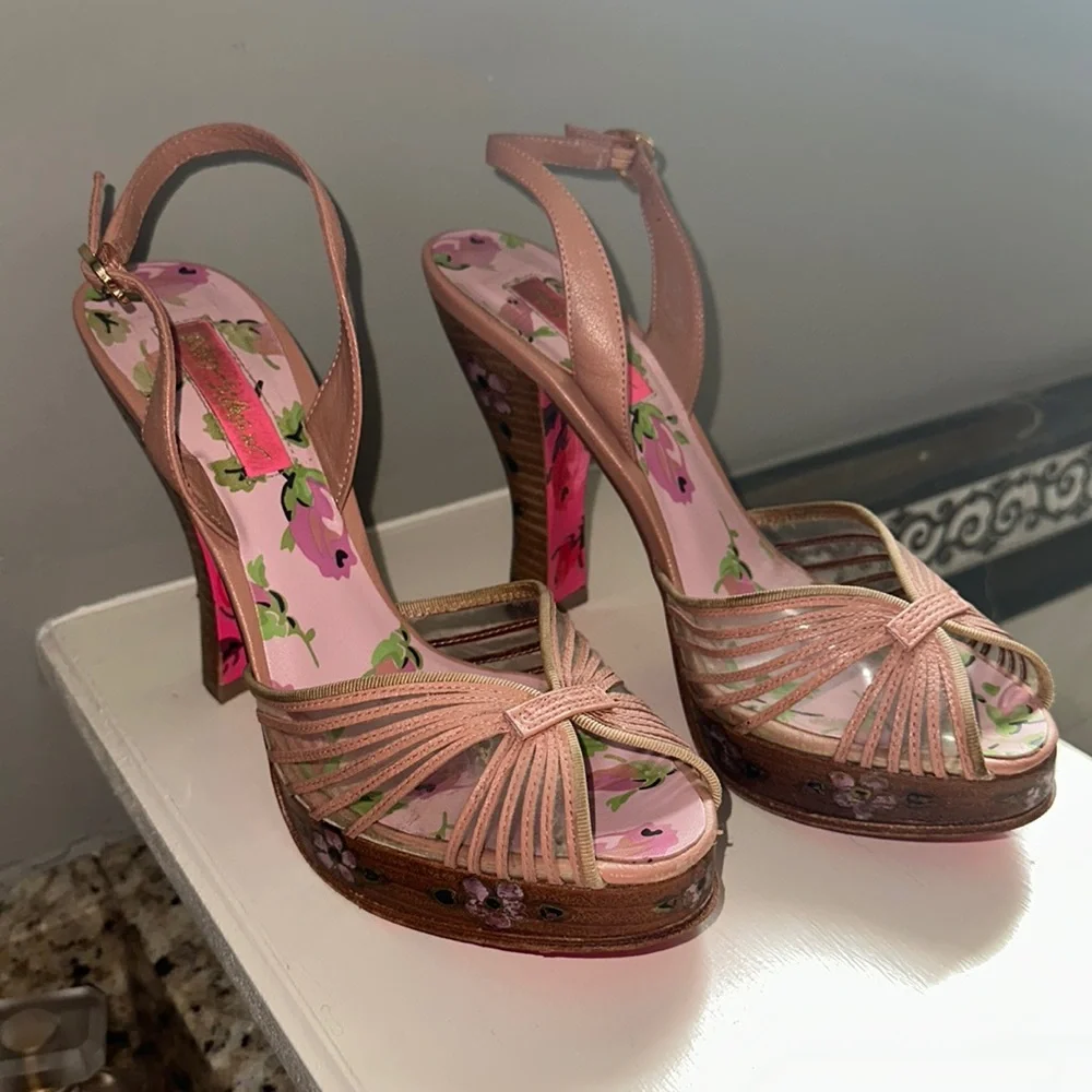 Betsey Johnson💕💗 Super Cute Heels!! 7.5 - Picture 1 of 9
